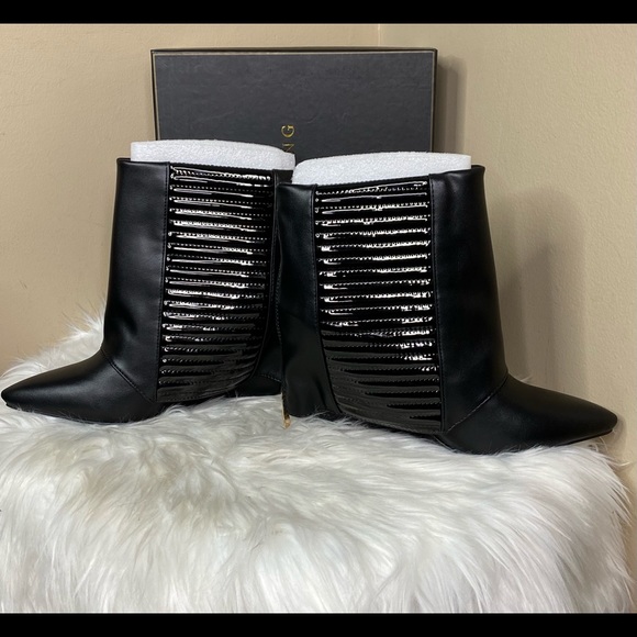 Azalea Wang Black Patent Wedge Bootie - Picture 7 of 11